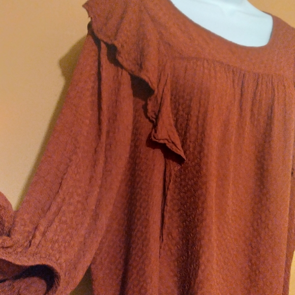 Ladies top - Picture 2 of 6